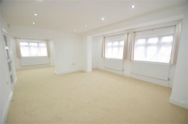 Woodcote Avenue, Mill Hill